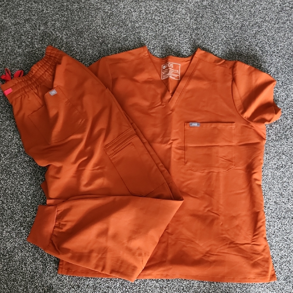 FIGS Pumpkin Spice Set - Catarina Top And Uman Joggers